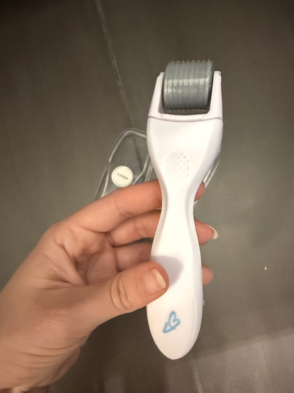 Skinvacious 0.20 mm Derma Roller Microneedling Tool - White and Gray